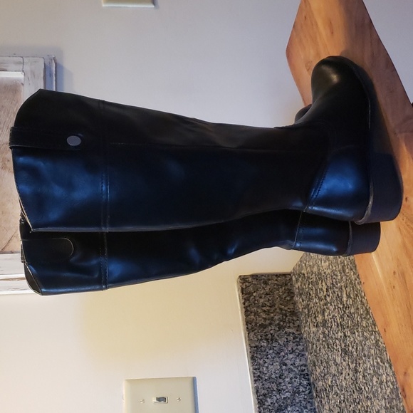 St John's Bay Boot - Picture 10 of 15